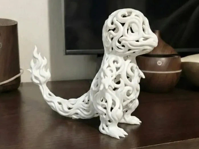 Figurine Salamèche ajourée blanche en impression 3D – hauteur 7 cm