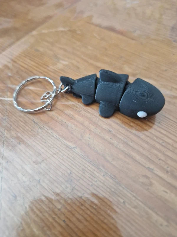 Porte-clés requin articulé noir en impression 3D
